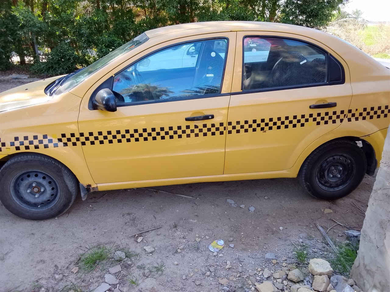 السلام عليكم افيو للبيع وارد خليجي موديل ٢٠١٠ مكفوله ماعده البنيد بدون داخل حداديه وره وكدام جديده تبريد شغال تخم تاير ستوني شادهن كهربائيات كله شغال باتري جديد ***********
