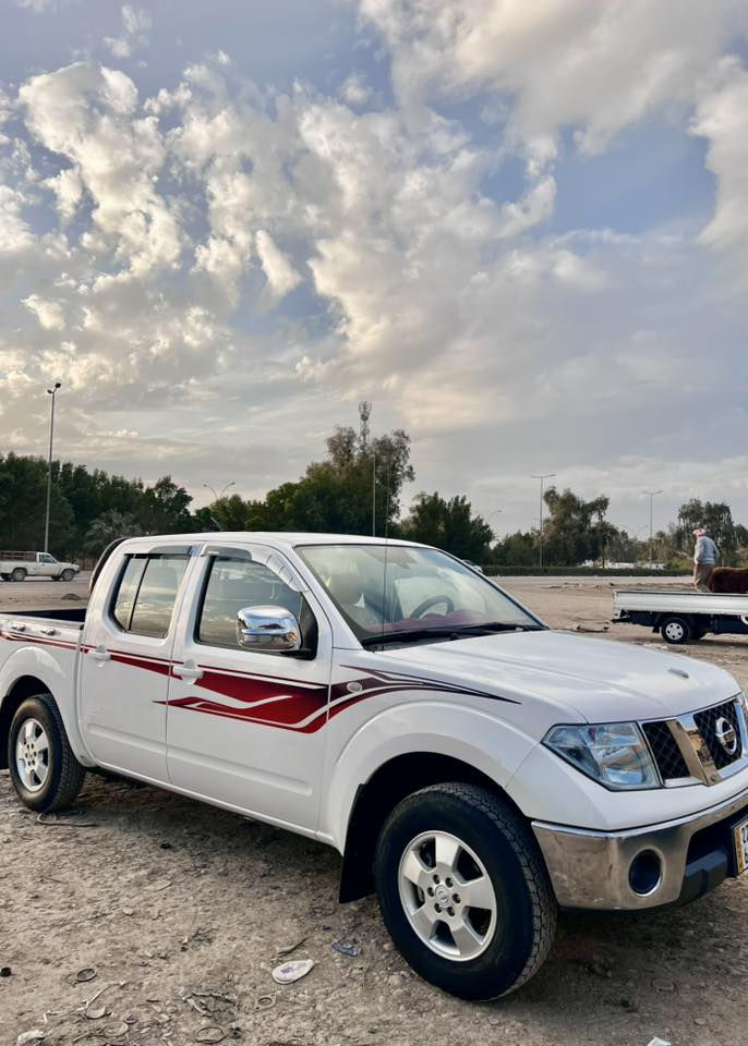 نيفارا للبيع موديل 2009 بيها بارد بالباب خلف الصدر وشبر بالجاملغ كير عادي سيارة العنوان واسط الحفرية ‭0771 486 1547‬
