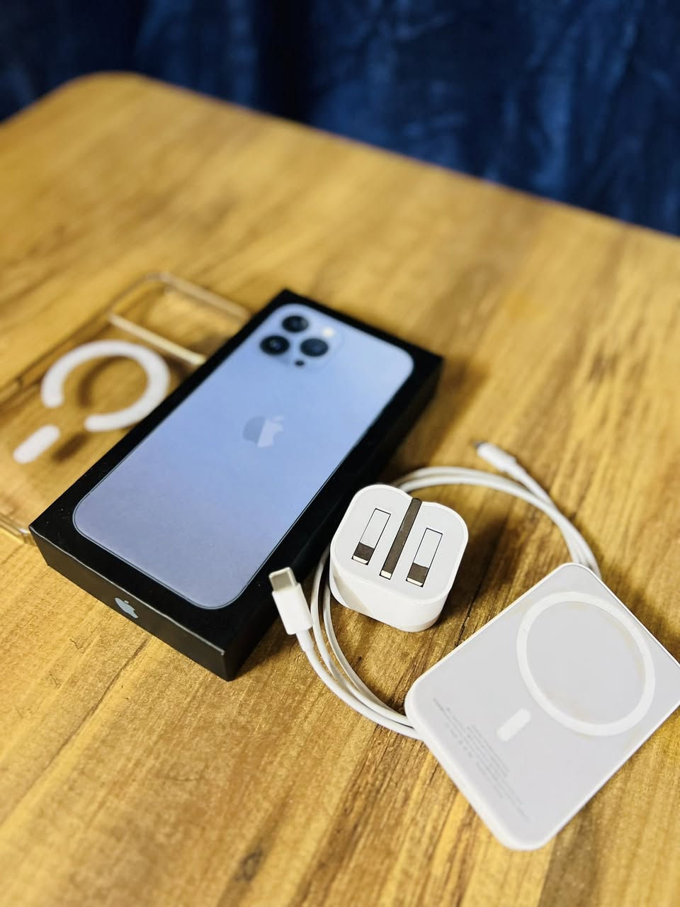 مساء الخير شباب ايفون 13 برو ماكس محور 17 تغليف فقط قابل للازالة ذاكرة 256 بطارية 80 كامل مع ملحقاتة السعر 600 المكان شارع 60 للاتصال ***********
