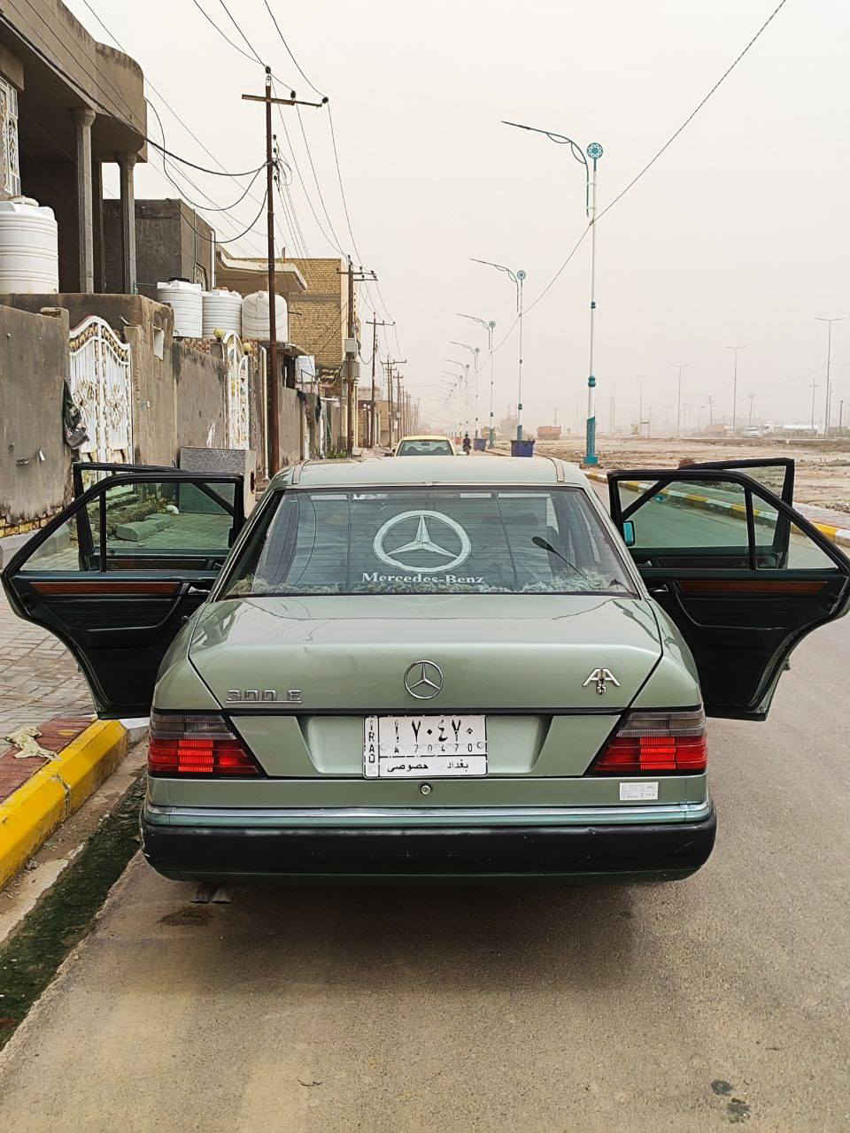 مرسيدس دب للبيع 

المواصفات 
فتحه شغاله كامله جام كهرباء ما عدا الوره تحكم مري حانبي 
مكينه كير بلاد مكفولات كفاله عامه 
تخم بلكات جديد 
فيتبم جديد 
لايتات جدد 
السياره نضيفه على البلاد و نصبته تخبل 
بس بيه جراد بسيط ب اماكن معينه 
السعر 70 و بيه مجال مكاني سماوه شراي راسلني خاص و بيك خير و تدلل


**إذا كنت صاحب هذا الإعلان وتريد حذفه لأي سبب، رجاءا أرسل رسالة إلى الدعم الفني**