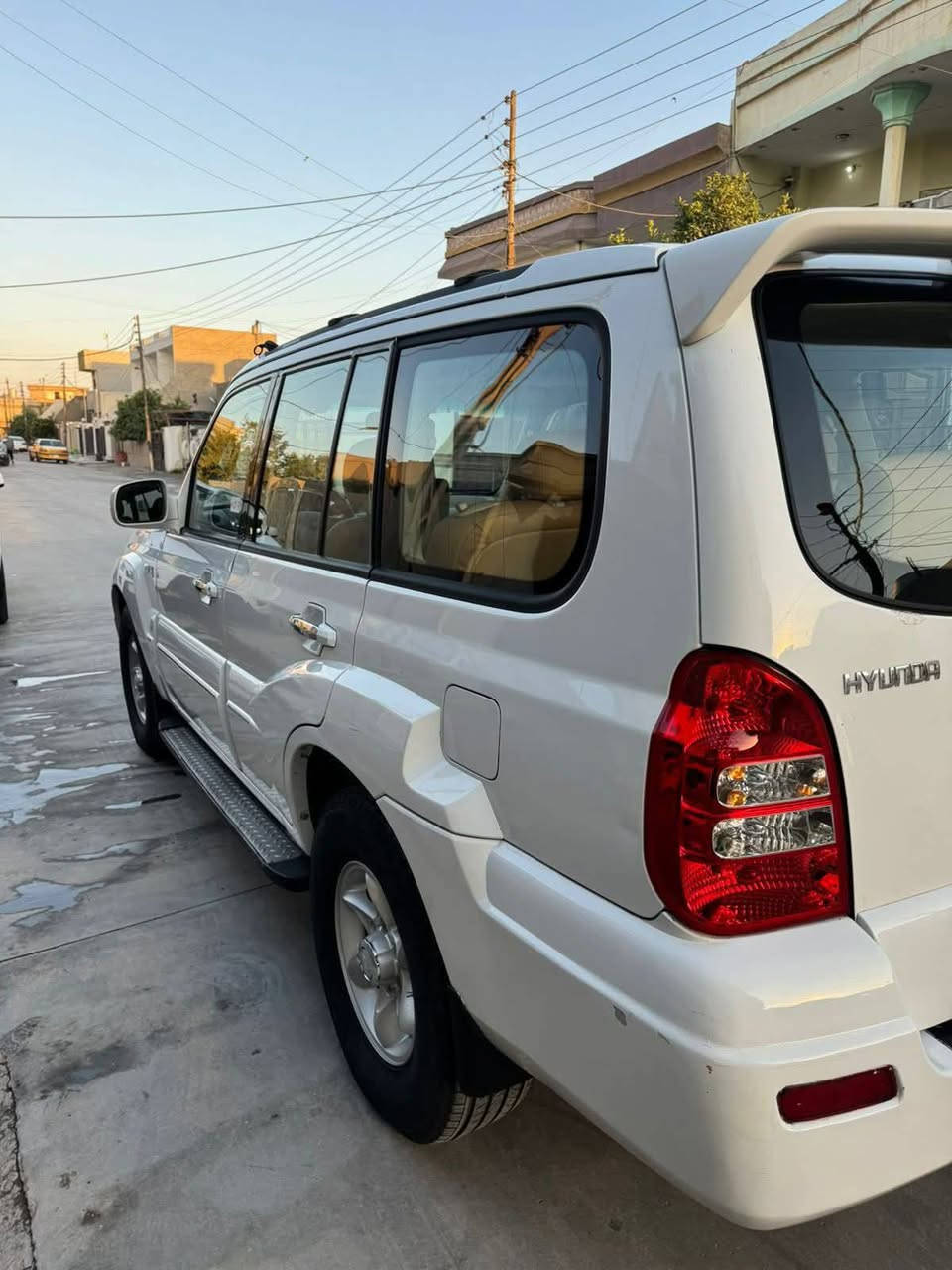 سلام عليكم من رخصه الادمن تريكان 2006 تحفه جديده رقم سليمانيه سنويه لل 27 بسمي تبريد مركزي كشنات جلد تثبيت سرعه بصمه تشغيل عن بعد كير مكينه بلادي بدون صبغ وبدون حادث سياره جديده وضع الشركه *********** السعر المطلوب 135 بي مجال كركوك, العراق
