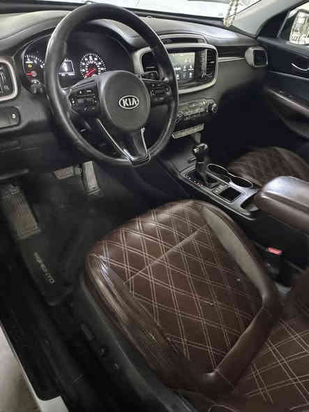 السلام عليكم سورنتو 2018 رقم بغداد تحويل ثاني يوم حادثها جاملغ وبنيد بدون دواخل والباقي مكفول محرك 4 سلندر 2400/7راكب نص فول شاشة كاميرا كشنات جلد وكهرباء السيارة جاهزة للبيع فقط السعر 163 ورقة للاستفسار *********** مكاني بغداد الشراي يتصل عالرقم مكلف بالنشر
