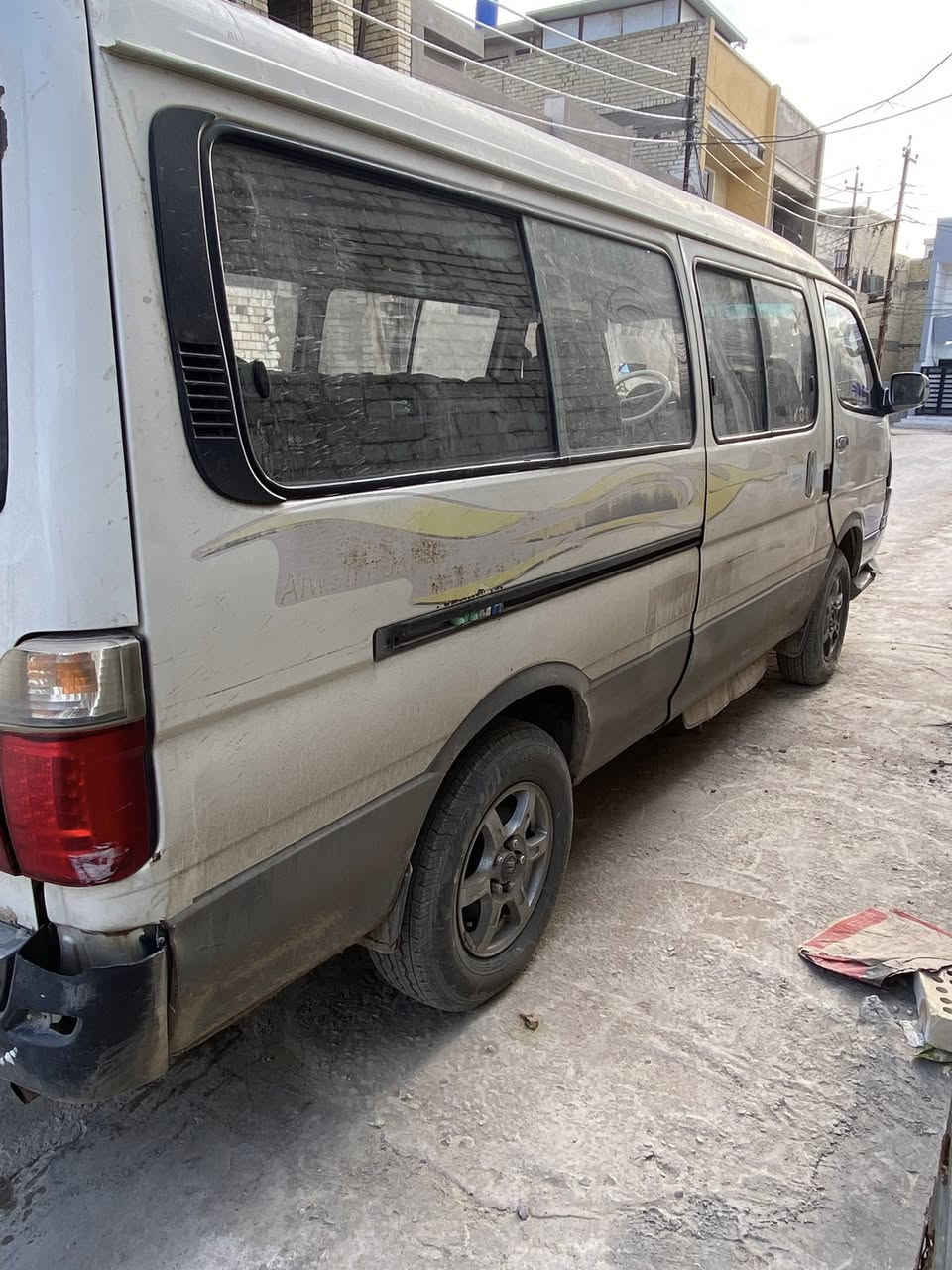 مابيهه صبغ 

تخم تاير 

سياره موصليه موصليه موصليه

سعر 38 بيهه مجال للشراي 

مكاني بغداد الامين ثانيه 

***********
