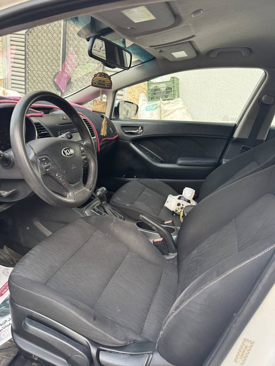 السلام عليكم 

للبيع Kia Forte موديل 2016
حادثة قطعة وحدة فقط (بنيد) بدون دواخل، سيارة نظيفة جداً، حدادية جديدة وما بيها أي نقص.
رقم إنكليزي، سنوية لحد 2028.
الموقع: كربلاء.
للتواصل: ***********
