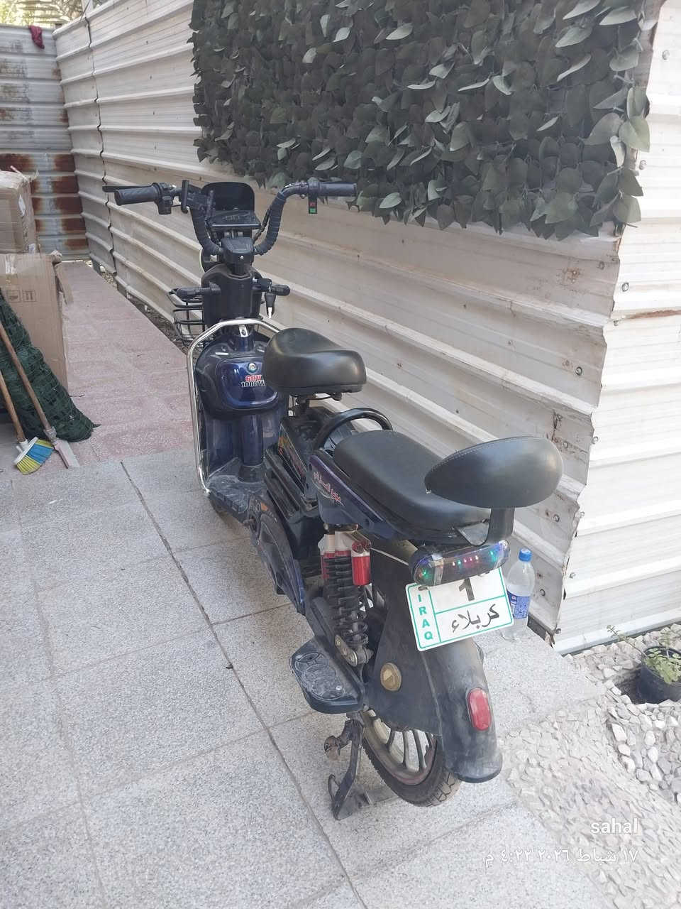 بايسكل شحن للبيع جديد وكلشي بي شغال فقط البطارية نص عمر يعني مو مال مسافات طويلة السعر 225 وبي مجال. 
العنوان كربلاء الجرية عامود 225 
موبايل  *********** 
واتساب ***********
