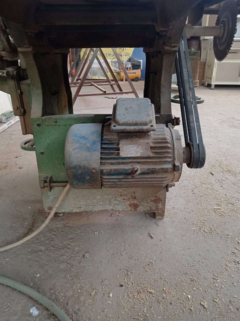 جان اكو غلط بالرقم اعتذر 

السلام عليكم 

مكائن نظيفة 

1 مكينة خشب دبل 

2  مكينة جامعه 3 مراحل  " قرص "وبريمه ثقب " ورنده 

 المكان كربلاء  حي الصناعي 

للاستفسار ***********
