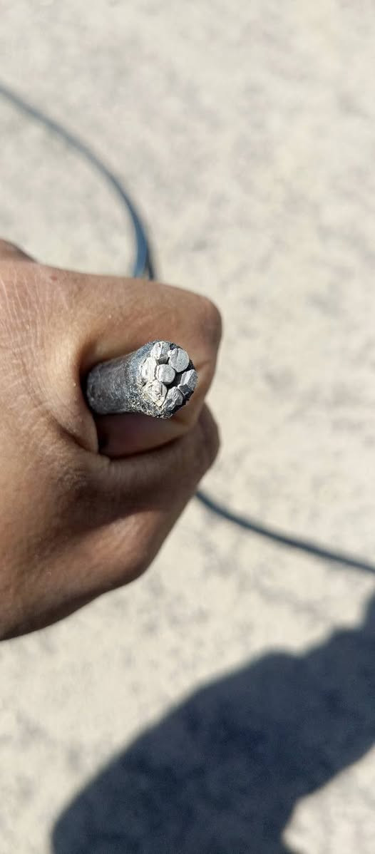 سلام عليكم عندي هااذي الضفيره ام الخمسين التركي درجه الأولى خطين حار وبارد كل خط طوله 8 امتار سعره 35 وبيه مجال لاستفسار ***********
