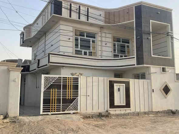 السلام عليكم من رخصت ادمن للبيت قريت المختار قرب جامع عبد السلام البياتي  
مساحه 285 مع تقديم على معاملة طابو
طابق الاول يحتوي 
3غرف وصاله ومطبخ حار و بارد منور 
استقبال خراجيه 
طابق الاثاني يحتوي ع
2نوم و صاله واجهيه كامله من كلشي ول بيت كامل داخل و خارج اي نقص مابي 
الهاتف:***********

:***********
السعر (80)مجال
