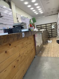 بۆ فرۆشتن مێزی دوکان. دیوی دواوەی چەکمەجەیە 07503471593