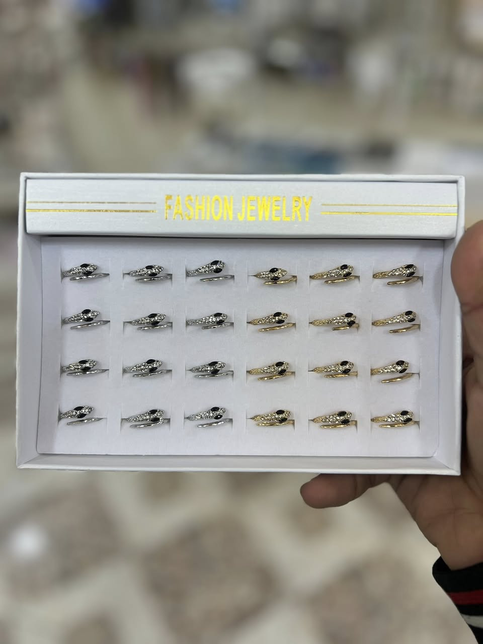 توفرت اكسسوارات متنوعة ✨نسائي ✨
بغديدا /مقابيل مول فاملي سنتر 📍 ماثيوس عادل📍


**إذا كنت صاحب هذا الإعلان وتريد حذفه لأي سبب، رجاءا أرسل رسالة إلى الدعم الفني**