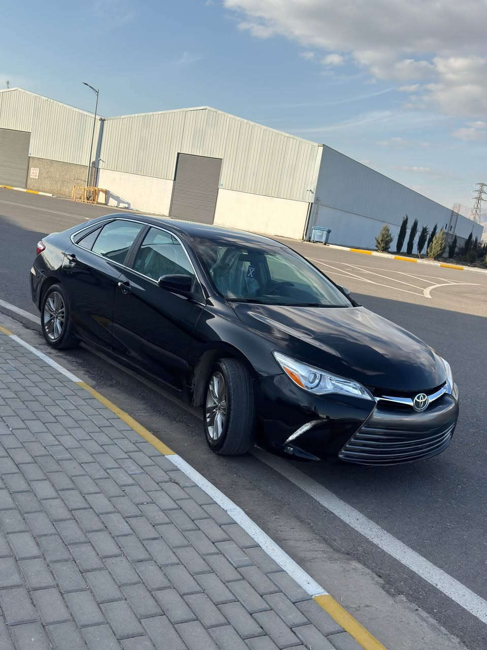 کامری 2016 ناو کرێمی
سەنەوی تا 2030 تازەیە
2 پارچەی بۆیاخە بێ ناو
گێڕ و مەکینەی نەکراوەتەوە 
سلێمانی / 0771 735 4596 السليمانية, العراق
