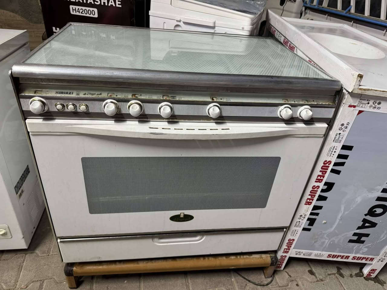 معرض زياد الأثاث المنزلي 🫴
طباخ كريازي مصري باب اول شرط ما مفتوح بعده عله وضع شركه اي عيب ما بي 
تكريت شارع الزهور خلف افران الكرخ لستفسار نتصال ***********
