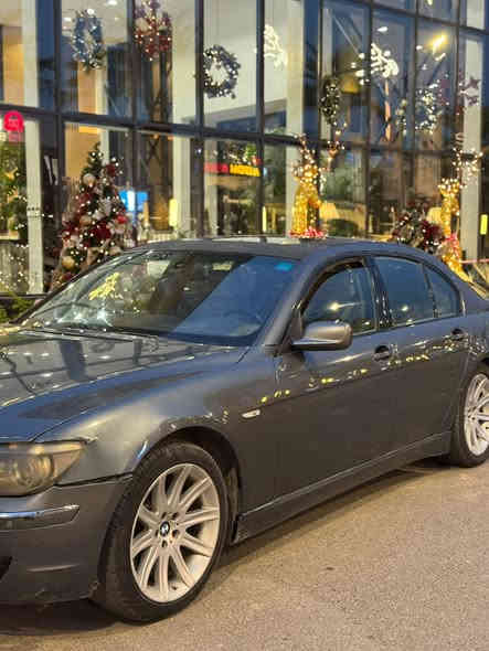سلام عليكم
BMW750i   2007 للبيع فقط 
حجم مكينة 4800
السيارة وارد امريكي 
مواصفات سيارة:
مقعد سائق تدليك 
تبريد + تدفئة مقاعد امامية 
مقاعد خلفية فقط تدفئة
باقي مواصفات معروفة
سنوية جديدة رقم بغداد 
تحويل ثاني يوم 

سعر السيارة 135 ورقة قابل للتفاوض

موقع السيارة بغداد اليرموك 

هـ***********
