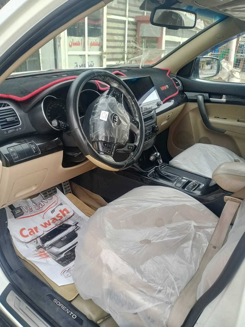 سورنتو 2015 رقم اربيل الجديد
خليجيه مكينه اربعه دوش 2400 
مكينه وكير كفاله جيد جداً فقط تبديل كازكيت بسبب حماوه 
من زمان مسويه 
السياره ماشيه 137 
تبريد وتدفئه 3 قطع جيد جداً 
حساسات امامي وخلفي 
تحكمات 
شاشه كبيره اصليه ومزوده كامره امامي وخلفي وداخلي 
بصمه السياره 
دخول ذكي 
مري شفط 
7 راكب
مواصفات معروفه عده البانوراما 
السياره نضيفه وشايف الف خير لنصير من نصيبه 

كفاله من التبديل والصبغ والمعجون اذا بيه اي صبغ اني اتحمل السونار 
فقط بيه بارد جهت اليمنه البابتين راجعه عليه دعاميه مال كيه طخه بل اسفل رجعت بارد ولا امبينه ولا صبغ ولا كارت 
فقط تكحيل بسيط 
وجوه قبق البانزين فقط رصعات اثنين 

وباقي كفاله من كلشي 

مكاني بغداد البياع 
***********
وسعره 180 معه مجال للشراي يجي يكلب ويشوف وما ارجعه اله راضي انشاء الله
