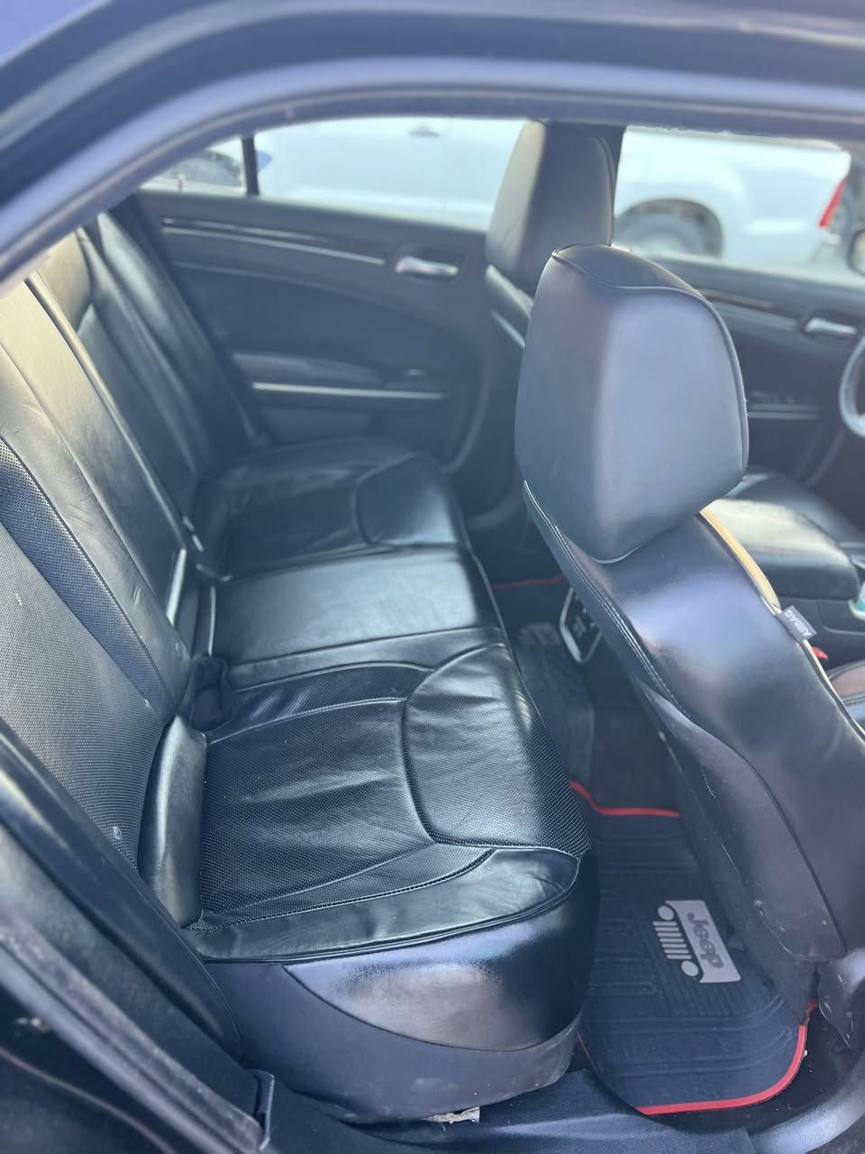 ئؤباما ٢٠١٦
ليزه ري دوبه ي 
براوه 
سه قف و حيزامي به شه رته
ليدراوي نيه 
كراوه به ٢٠٢٢
له حيه شؤر پيش گه وره 
لايتي ٢٠٢٢ بؤ به سراوه
فول مواسفات 
پانؤراما 
شه غال
شاشه گه وره 
گيرماوس 
كاميرا 
چوار كوشن ساردوگه رم 
سوكان هيته ر
كوشن خه زن 
كوشن جلد و كوشن كاره بايي 
ته بريد مه ركه زي
چوار تايه و ويلي S   ٢٠٢٢ بؤ به سراوه
ئاوينه باتمان 
گيرومه كينه و كاره بايي به شه رتي ١٠ فيته ر
نوقساني نيه 
كامل پيش و پشتم توند كردوه ته وه 
چركه ي تيدانيه 
هه مووگياني به شه رت
شوين قه لا دزي 
سه ياره كه يه ك چال و شوختي نيه 
***********
