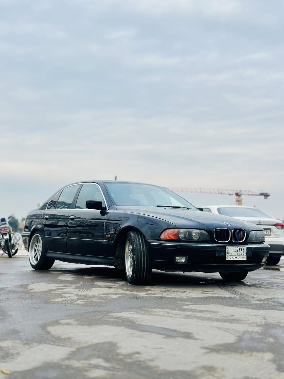 سلام عليكم  صقر  BMW E39 528i 
موديل 96 محدث2001 داخل وخارج 
مكينه 28 كير تبترونك صدر امامي خلفي جديد
ويل M18 اصلي +تخم تاير جديد + باتري جديد +شاشه اندرويد اصليه
مشط وباور جديد سياره جاهزه للاخير كفاله عامه عدى صبغ الجماليه شرط 
بسمي سنوية للـ28 السعر 83
 مكاني ناصريه مركز ***********
