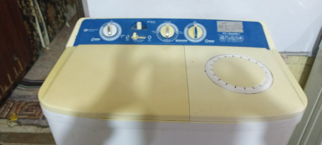 غساله هيتاشي 10كليو سعر75 علا الفحص شغاله بلاديه كلش نضيفه جدا العنوان مدينة الصدر بغداد يتوفر توصيل رقمي للتواصل واتساب ***********
