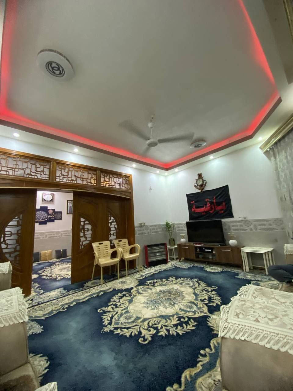 السلام عليكم
بيت للبيع في حي السلام 
مساحه ١٠٠ متر 10x10
يحتوي على اربع غرف نوم 
وثلاث مجاميع صحية
البيت جديد بناء ٢٠٢٢
السعر 190 وبي مجال 
استفسار خاص او الرقم هاتف 
***********

