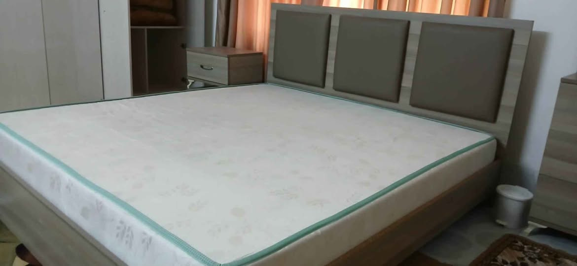 ئەم تاقمە بۆ فرۆشتن ، سیسەمێکی دوو نەفەری دوو کۆمەدی و مێز تەوالێتێك 
نرخی 180 هەزار و مجال هەڵەبجەی شەهید حلبجة, السليمانية


**إذا كنت صاحب هذا الإعلان وتريد حذفه لأي سبب، رجاءا أرسل رسالة إلى الدعم الفني**