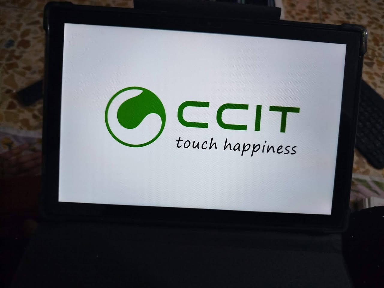 ايباد شركة CCIT استعمال قليل مع كامل الملحقات السعر 150 الف مع التوصيل داخل المحموديه العنوان المحموديه مجمع العزاب مقابل الفتحه مال حي البتول مركز همام للصيانه للحجز *********** وتساب
