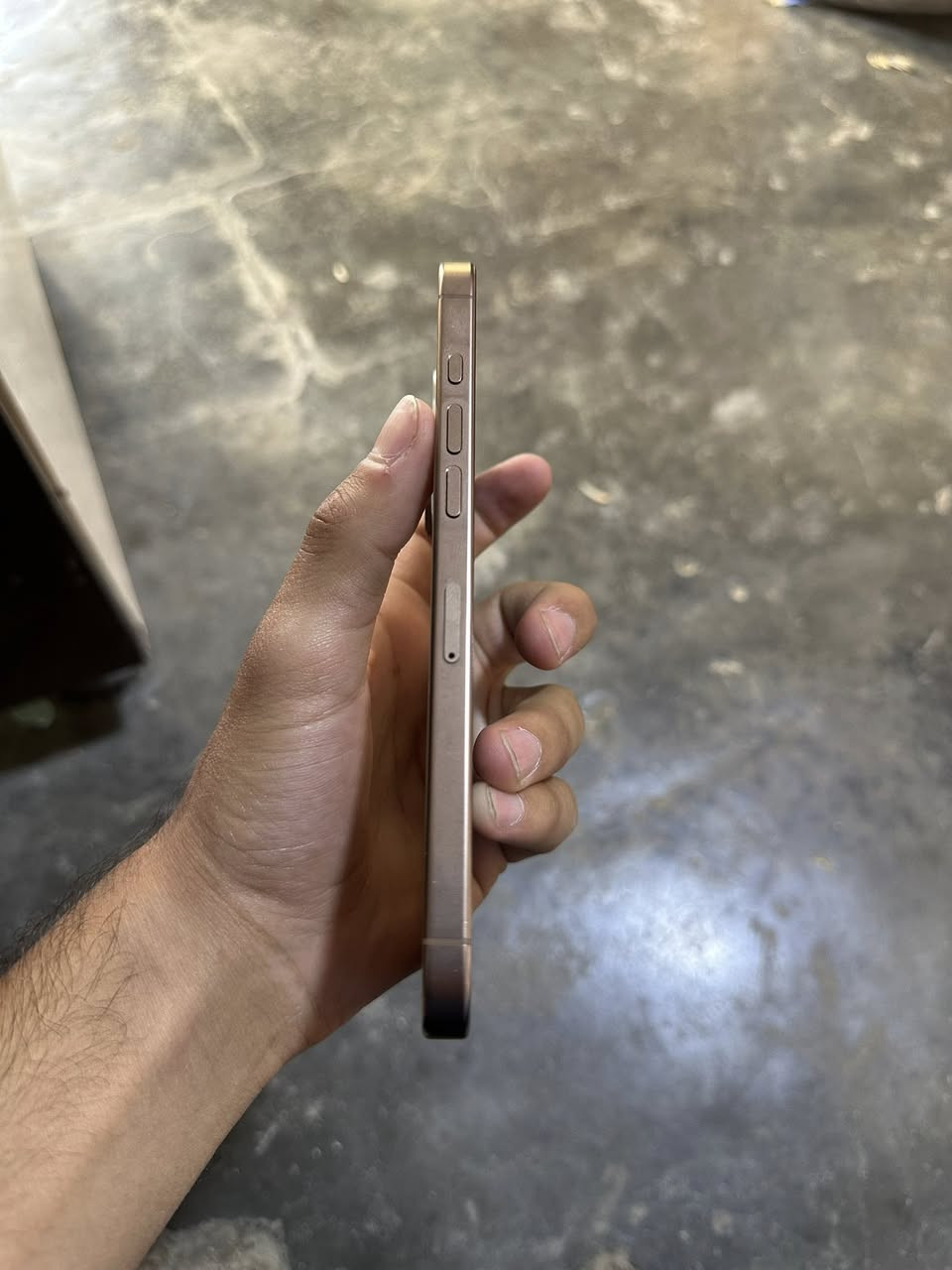 السلام عليكم  
16 pro max 
شرق اوسط ضمان ماستر الجهاز بي ضهر مفطور فقط 
بطاريه 91 السعر 1250
مكاني الرمادي 
لاستفسار ***********
ملاحظه غير متواجد على الفيس

