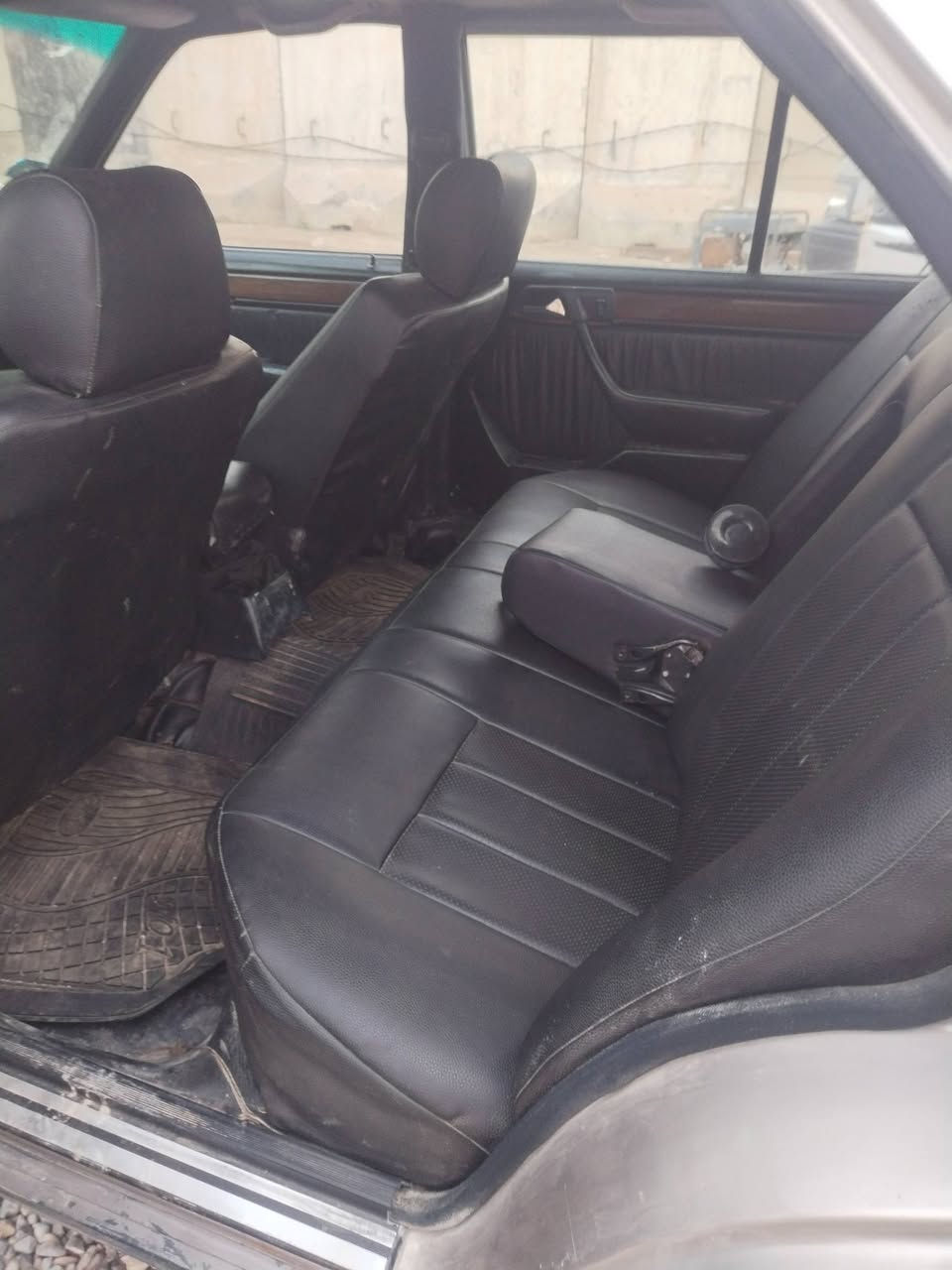 السلام عليكم من رخصت الادمن المحترم
للبيع مارسيدس دب موديل 95 بيه محرك بطه اثنين ونص سياره حلوه ونضيفه وكدام عينك رقم بغداد ابسمي تحويل ثاني يوم السعر 45وبيه مجال حك الجيه وبيك خير ودلل رقمي ***********..
