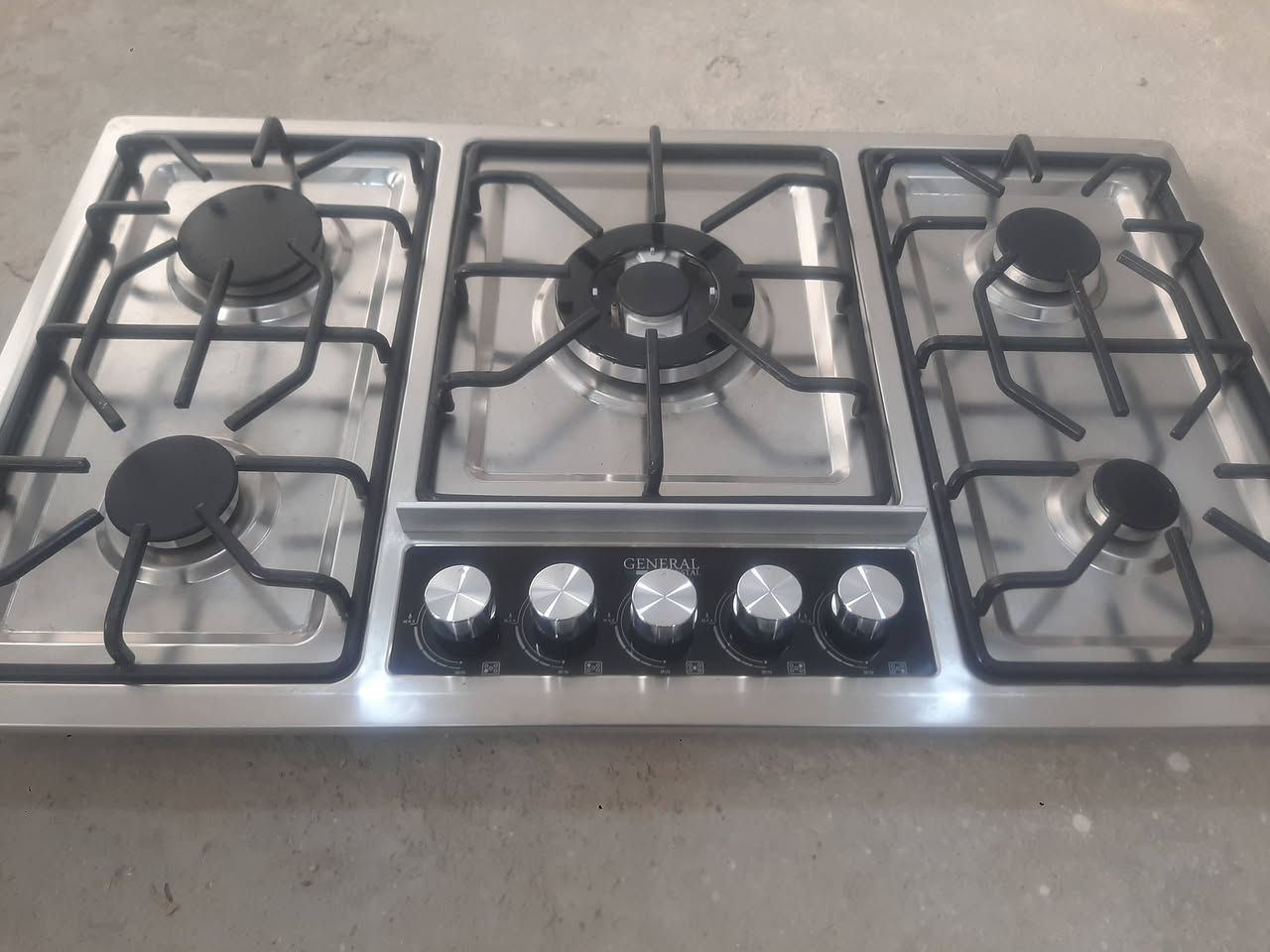 للبيع طباخ ستيل ٥ عيون مقعدي اخو جديد  

للاستفسار خاص او وتساب (***********
