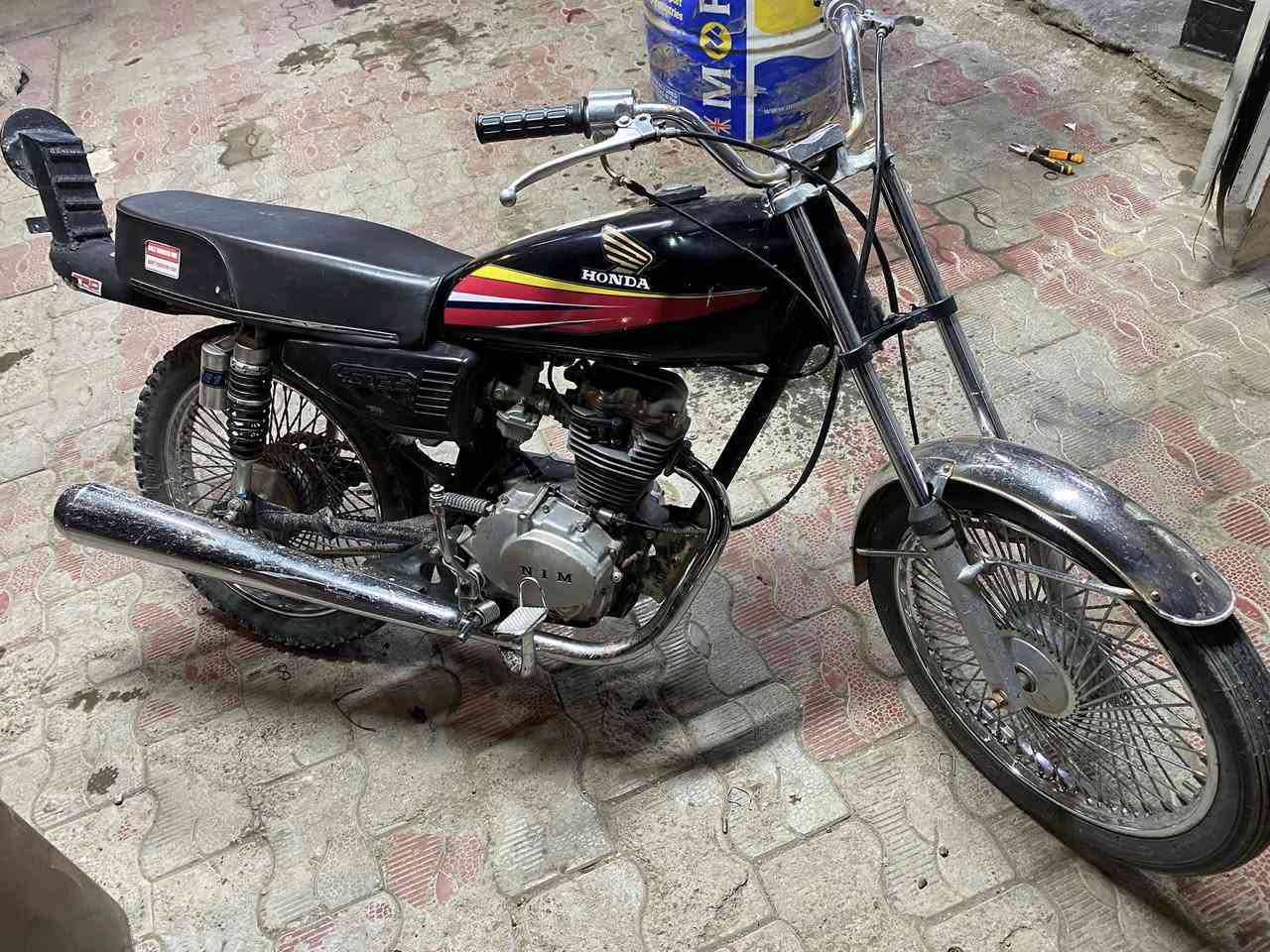 ماطور HONDA للبيع اي نقص مابي سعر ٢٨٠ بي مجال رقم تلفون ***********
