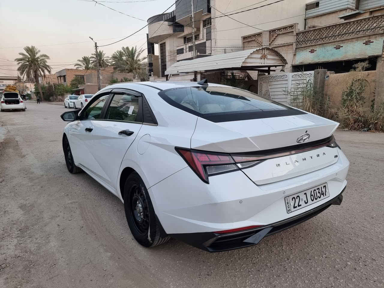 للبيع: هيونداي النترا 2021 خليجي - اربيل*السعر: 155 ورقة - بيها مجال للشراي*
*المواصفات:*
- *الموديل:* 2021
- *المحرك:* DOHC
-  فتحه سقف - تحكمات + ترحيب ذاتي + حساسات امامي وخلفي  + مري شفط 
- *المسافة المقطوعة:* 100 ألف كم
- *الرقم:* اربيل + سنوية جديدة بأسمي وهزه جديدة. 
- *اللون:* [ابيض]
- *المكان:* بابل - جبلة
*حالة السيارة:*
1. *السيارة بحالة الوكاله * وادامة كاملة مسويلها
2. *بيها بارد كلش قليل كد اربع اصابع*  - موجود بالصور
*المميزات:*
- تحكمات ستيرن
- ترحيب ذاتي
- تبريد ثلج
- السيارة جاهزة وما تحتاج شي

*للاستفسار: ************
*العنوان: بابل - جبلة*
