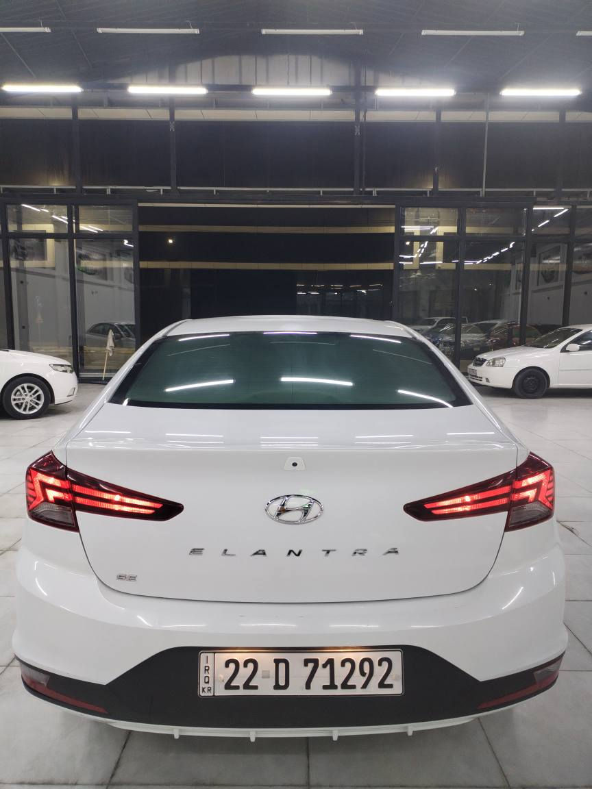 السلام عليكم

من رخصت الادمن
السعر 150 $  وبيها مجال 

الانترا موديل 2020
ماشيه 74
رقم اربيل شرط التحويل بيها كابون

موصفات SE

كير At المرغوب 

ضررها جاملغ وربع باب السايق

بدون دواخل بدون ايربك

تبريد تدفئه
رادارت امامي و خلفي

السياره احلا من الصور بعدا

مكان السياره موصل
مدينة المعارض الجديدة
معرض الآغا للسيارت
للاستفسار اتصل ع أرقام التاليه
***********
*********** موصل, نينوى
