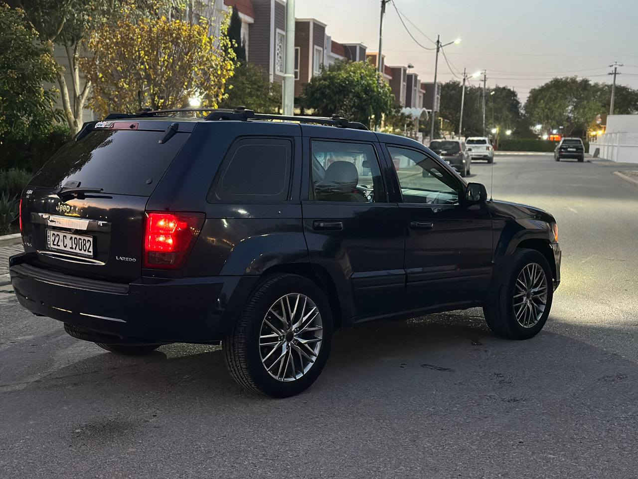 سەرەتا بەناوی خودا
جێب لاریدۆ ٢٠٠٥ 
تەنها  فرۆشتن 
سەیارەکە بێ مەسروف کامل گیانی جاهیزە 
بۆیاخی یەک دو پەڵە بچوکی هەیە 
کوشن کارەباو شاشە ئایپادە 
ڕەنگ نیلیە تۆخە سەیارەکە
ڕەقەمو سەنەوی تازەیە
بەشەرت تەحویلو غەرامە 
نرخی٧٧گڵاو مەعامەلە 
ژمارەی خاوەنی ***********
