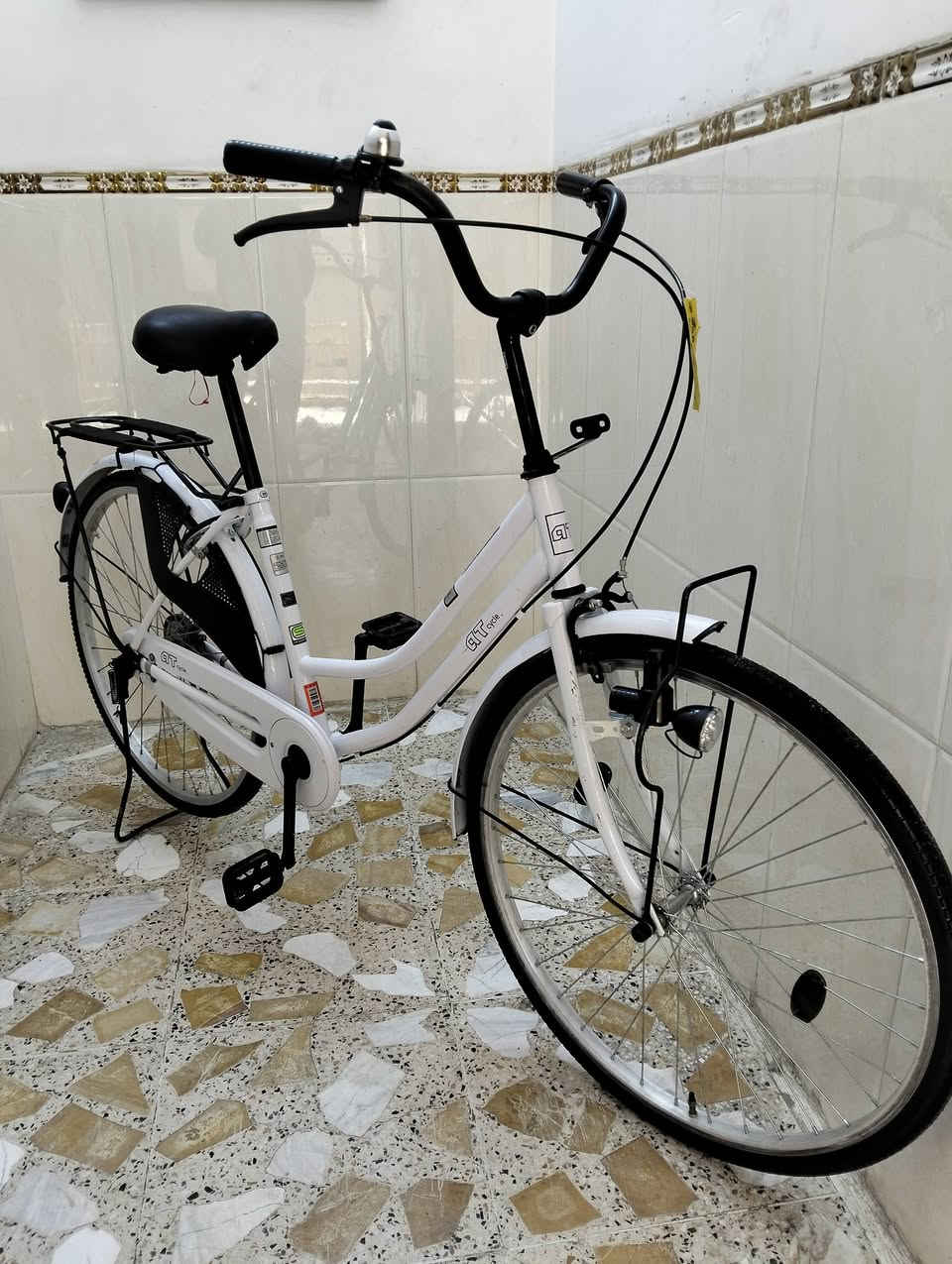 السلام عليكم 
بايسكل بناتي درجه اولئ 🤍
ياباني اصلي النضافه فول
الوان مختلفه مميزه
ماركه AT
سعر القطعه 130 الف  وبي مجال 
ربع متصرف عليه فول 
بايسكل موديل 2025 🚲🤍
نضافه كما واضحه بل صور
عنوان بغداد منطقة الحبيبيه 
هاتف ***********
الاستفسار واتساب
