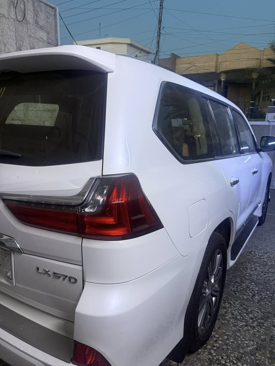 السلام عليكم لكزز للبيع 
٢٠١٧ رقم بغداد 
بأسمي 
ماشيه ١٧٥
التواصل على الرقم ادنى 
***********
أو 
***********
