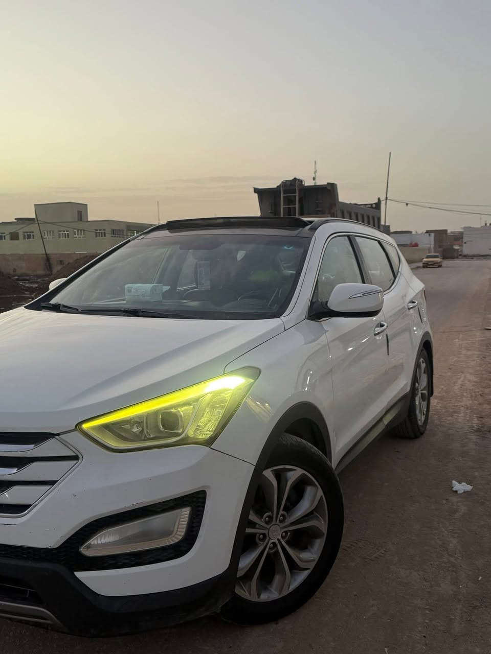 السلام عليكم سنتافي 2013كويتي
سياره نضيفه خير من الله كفاله عامه من  والتبديل والصبغ بيه بارد فقط السياره فول مواصفات1/1 
1/بني رامه
2/بصمه تشغيل+بصمه ابواب 
3/فور ويل دفع رباعي
4مانع انزلاق
4/نضام صعود ونزول منحدرات
6/نضام ايكو 
7/مري شفط 
8/شاشه
9/كامره خلفيه
10/ثلاث3قطع تبريد
11كشنات جلد 
12/كشن كهرباء
13/بردات خلفيه بلاد
اشاره ترحيب عنده القتراب
وبعد بيه هواي مواصفات مكينه 6سلندر رقم بغداد انكليزي
السياره نضيفه ماتخسر عليه وبالعافيه عل ياخذه السعر 180وبيه مجال
اللستفسار ***********
