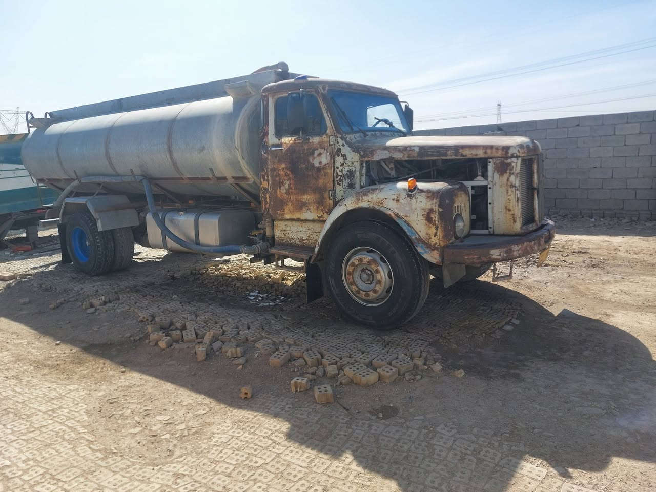 سلام عليكم سكانيا 111 موديل 82 مكينه سوبر اوربيا مشدوده جديد كير 113 اكسن بومه ابو الفلتر التانكي مغلون تفصال جديد للاستفسار الاتصال على الرقم ***********/***********
