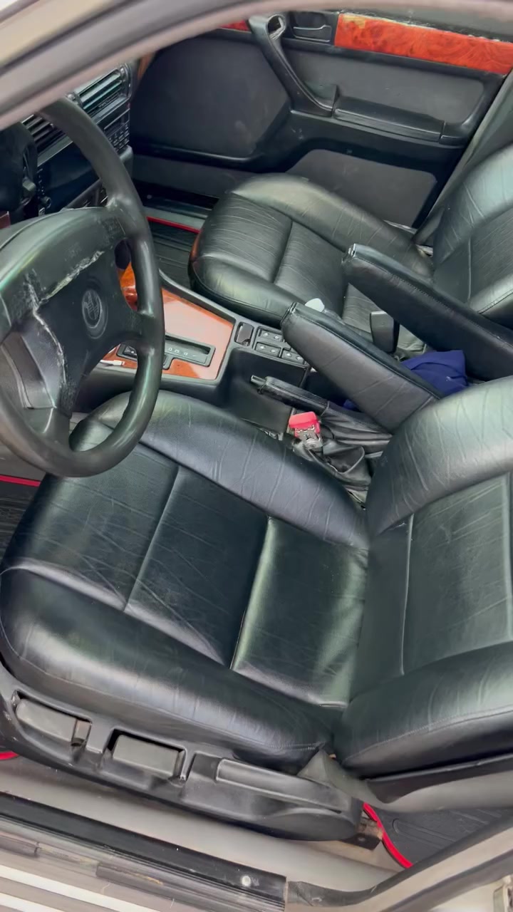 Bmw730
موديل1991
كير محرك جديد 
كشنات جلد 
كهربائيات كلها شغاله
عليها أداما كامل من نوزلات بلكات فيتم جديد 
طخم لايتات 
سعر 35 بي مجال بسيط
***********واتس 
***********
مكانها زمار
