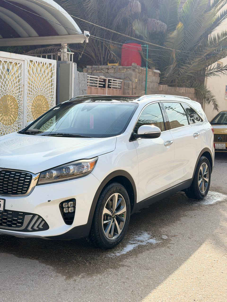 السلام عليكم
سورنتو 2019 وارد امريكي فئة ex سيارة فول مواصفات1/1 سيارة حادثها بس البنيد باقي كفالة عامة 
رقم بغداد باسمي تحويل مباشر 
سيارة جديدة بمعنى الكلمة تخم تاير حدادية كلة جديد
گير مكينه كفالة حتى من الفتح 
6سلندر 7راكب 3قطع تبريد
بانوراما بصمة تشغيل كشنات تدفئة جلد حضن +كهرباء
هيتر كشنات + هيتر استيرن شاشة كبيرة كامرة دوارة اريل انفكيشن رادارات امامي خلفي وجانبي اشاير مريئ سايد بريك بصمة جنطة كهرباء وبعد مواصفات 
***********
