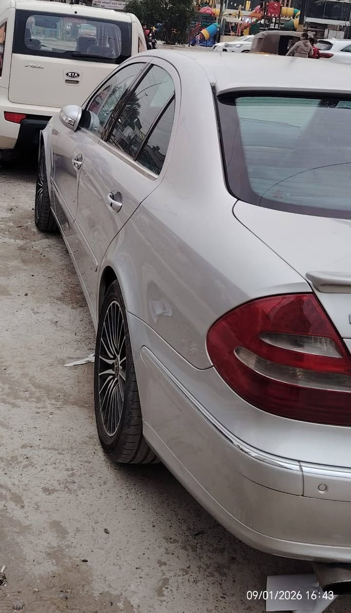 السلام عليكم مارسيدس w211 مديل 2003 فول مواصفات حجم e320 V 6 سلندر فتحة دواخل جلد اعلى فئة گير ومحرك بل چيس قبل اسبوع مبدلات صدر جيد جدا مكفولة بدون صبغ جاهزة السيارة ولدواخل جلد بل چيس مكان السيارة مدينة الصدر قطاع 10.. السعر  130..
***********
