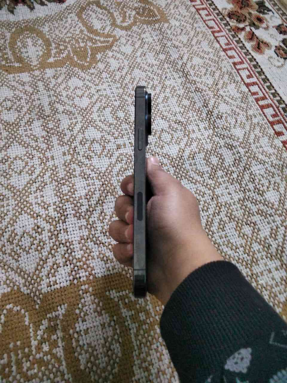 بسم الله الرحمن الرحيم آيفون 13برو ماكس نضيف جدا بطاريه86  ذاكره 256 السعر 750 للستفسار الاتصال على الرقم ***********
