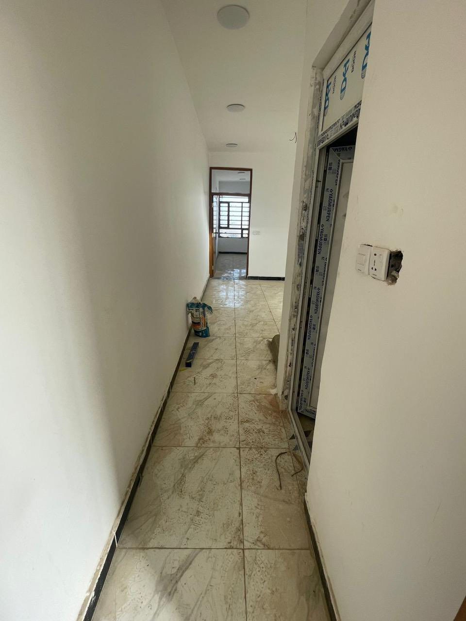 اكرر النشر بسبب الوعود الكاذبة
السلام عليكم
دار للايجار زراعي المساحة 100ـم  ثلاث طوابق
الطابق الاول مدخلين +استقبال +حولي كبير +غرفة نوم + صحيات
الطابق الثاني غرفتين نوم +صحيات+حولي
الطابق الثالث غرفة نوم +بيتونة وسطح
البناء حديث درجة اولئ
العنوان هورجب قرب جامع الازهري المنطقة مبلطة وماء وكهرباء 
يبعد عن شارع 60  (700) متر
ملاحضة المنطقة مسكونة بالكامل
للاستفسار اكثر الاتصال بالرقم
***********
