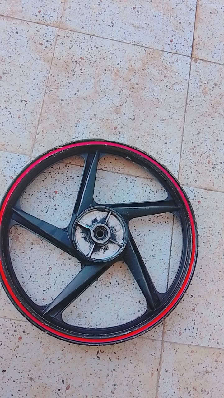 السلام عليكم
للـــــــبيـع ويل دايون نفخ خلفي حجم 18
اصلي نظيف مستعمل 
السعر 30 وبي مجال 
( العنوان سدة الهندية )
***********
