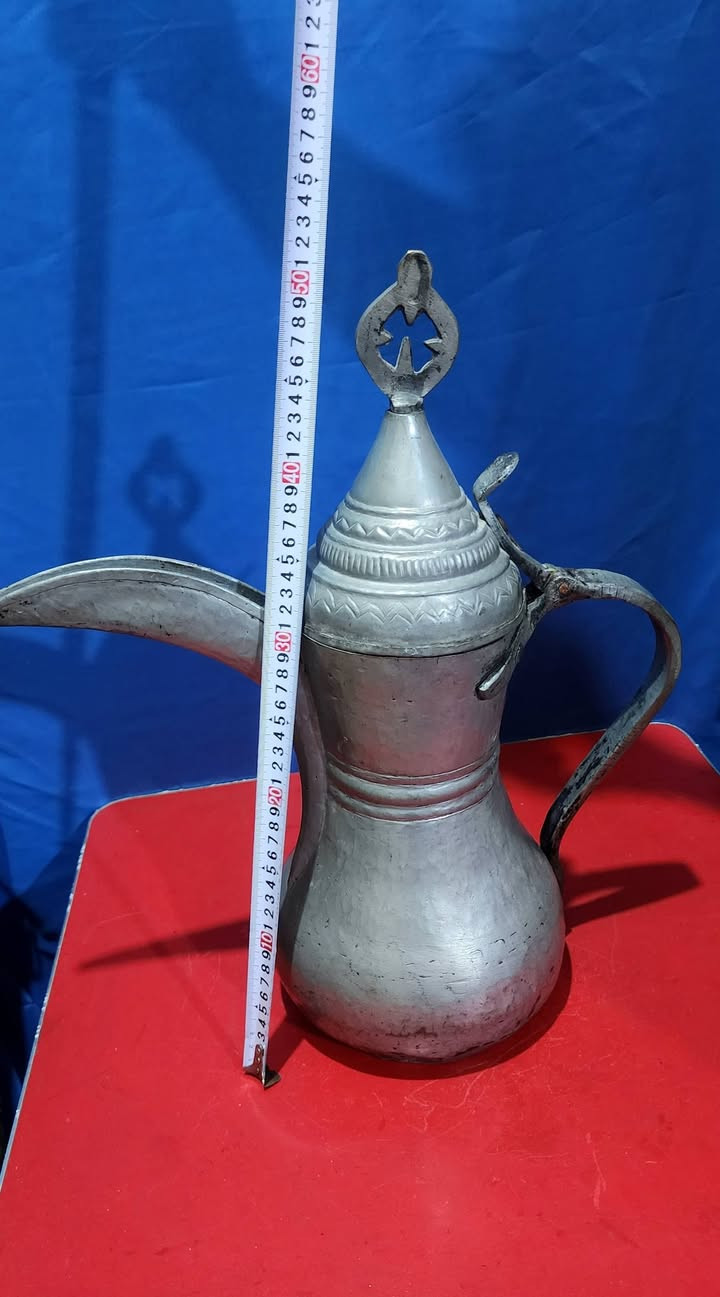 السلام عليكم
گمگم نصراني نحاس احمر شغل قديم مختوم ارتفاع 52 سم وزن ثقيل تفاصيل اكثر والسعر ع الخاص مكاني بغداد


**إذا كنت صاحب هذا الإعلان وتريد حذفه لأي سبب، رجاءا أرسل رسالة إلى الدعم الفني**
