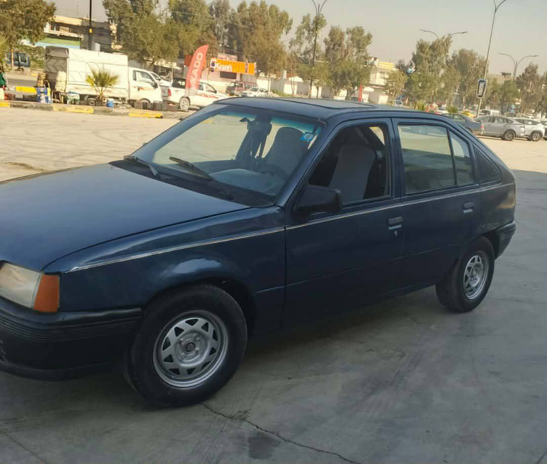 السلام عليكم
كاديت صندوق موديل 90 حجم 16
مصبوغة عام جمالية 
محرك بي اثر صرف كير شرط 
شرط التحويل من الشرعي 
مكان السياره موصل الايسر 
السعر22 وبيها مجال قليل
اتصال  ‏‪***********‬‏ اسيا ***********
