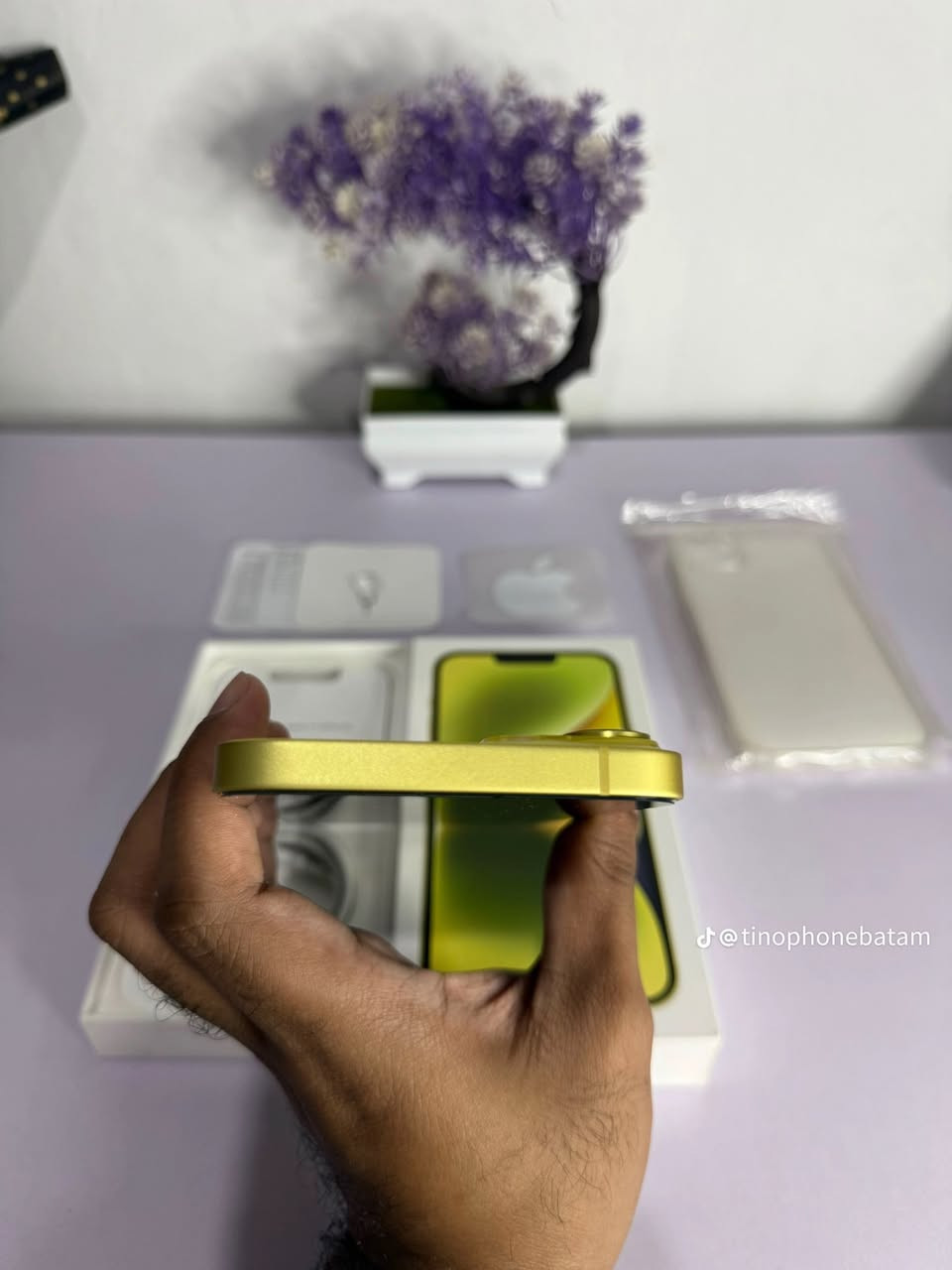 السلام عليكم آيفون 14بلاص بطاريه 86مداخل صيانه سعر 525 مكاني الدوره رقم ***********غير متواجد عله الفيس
