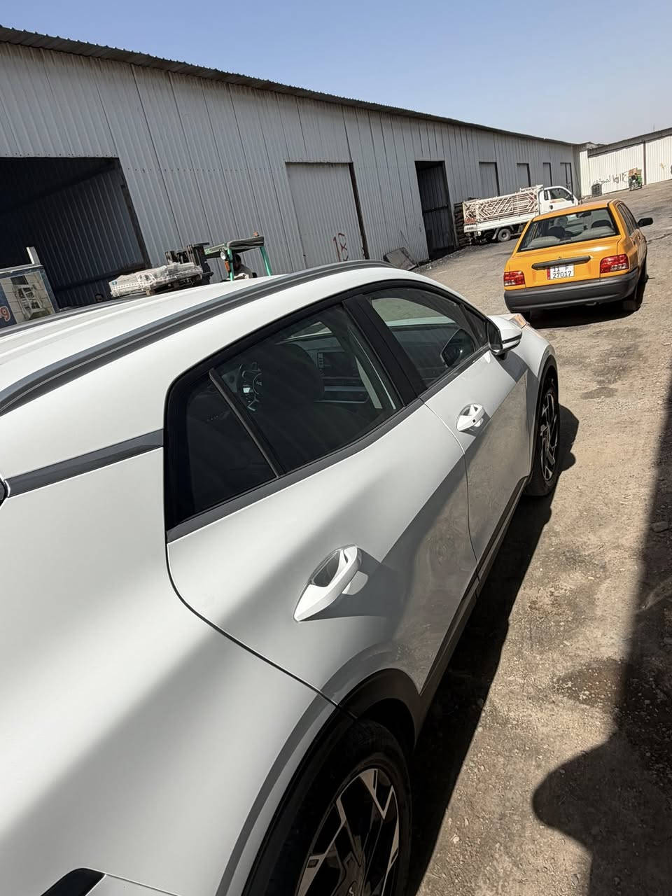 السلام عليكم شباب للبيع سبورتج موديل 2025 ماشية ١٥ الف 
رقم بغداد (الدولي الجديد)
مكفولة كفاله عامة
 بصمه تشغيل باب خلفي كهرباء رادار جانبي كراسي كهرباء كراسي هيتر استيرن هيترمكينه 2000 دوش هاند بريك بصمه
شاحن واير ليس شاشه ابل كار بلي اريل نفكيتركامره دواره دشبول ايبادقطعتين تبريدحساس امامي وخلفي 
لايت زينون + LEDكشافات زينون
بكلايت LEDويل كب 19شفتات مقود
مثبت سرعه نظام مانع الانزلاق 
نظام نزول منحدرات نظام الايزو فكس
درايف مود SMART/SPORT/Eco/NORMAL
اشاير بل مري والمري قابله للطي
مخارج USB + مخرج كشن USB
تطعيم الدواخل المنيوم + اسود لماع
  مكاني بغداد
شارع فلسطين
للاستفسار ***********
