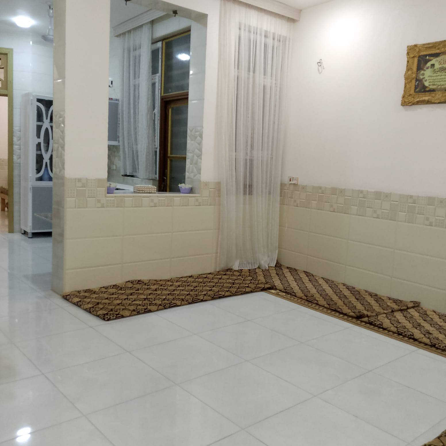 سلام عليكم
الدار للبيع 
المساحه /100
الواجهه / 5 
النزال/ 20

 بناء كامل حديث طابق واحد 
استقبال _ كلدور _ مطبخ بارد _ مطبخ حار _ غرفه نوم _ حمام _ صحيات خارجيه 

العنوان / كراغول شارع زين العابدين 
الاستفسار على الرقم. ***********
