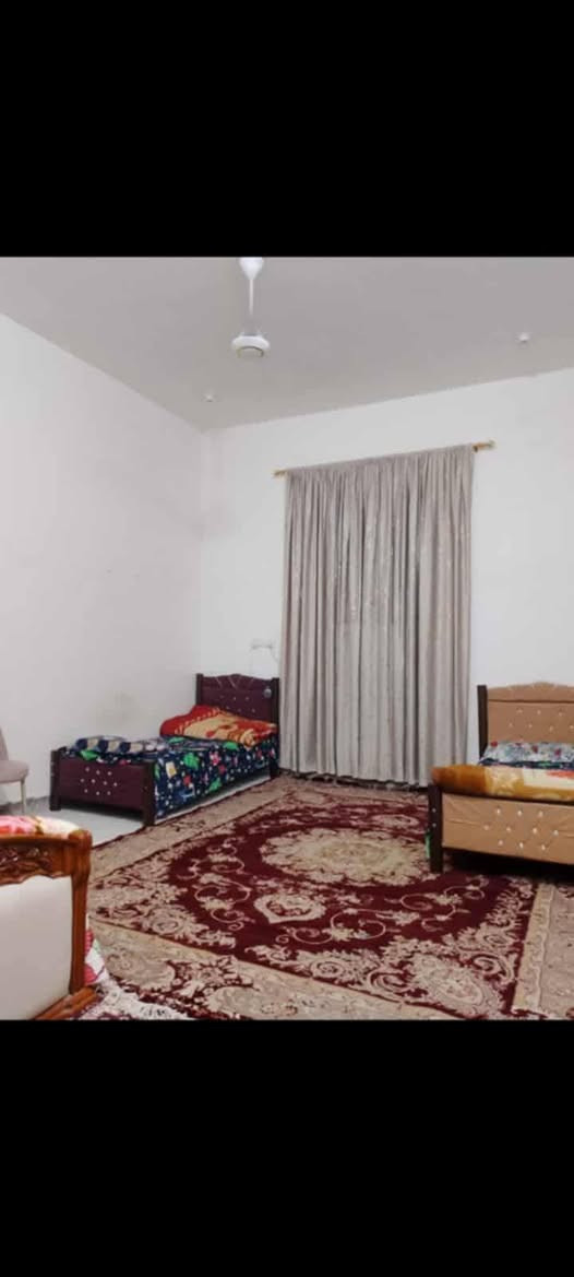 #اللهم صل على محمد وآل محمد 
#للبيع للبيع 
 #دونم + دار ( سند 25 )
#مداور أسهم  حصة البائع كاملة تداور )
#المساحة الكلية للارض دونم  2500 متر
#واجهة الارض 50 متر والنزال 50 متر
#مساحة البناء 300 متر مسلح
#منطقة البو حجر (يداور بأسم المشتري)
#بناء سنة 2022 والبناء متعوب عليه(اساس حجر ورباط والسقف مسلح)
#طابق واحد مسلح 
#يحتوي على 
غرف عدد 3 إكبار وصالة كبيرة وبراني كبيرة ومطبخ حار وبارد كبير ودرج لف ومناور 3 
#يوجد نقص بالدار السيراميك والتشاريف 
لمعرفة السعر لطفا اعمل متابعة لمكتبنا
#مكتب الفخامة للعقارات في السماوة
ثم اكتب كلمة (ياالله) وسيتم الرد من قبلنا فوراً وبخدمتكم
#مكتب_الفخامة_للعقارات
للاستفسار اكثر مراسلتنا ع الخاص او الاتصال على الارقام التالية
***********
***********
***********
ويوجد واتساب ع نفس الرقم أو زيارة مكتبنا الواقع في منطقة الحكم مجاور مكتب العصائب القديم جهة حي العمال قبل معمل ماء الارو نهر الأمل
🌷‏نحن هنـا لأجلكـم وفي جميع الأوقـات.. هدفنـا خدمتكـم ودائمـاً نسعي لنتميز ونـكون تحت شعـار ‎#عطاء_بلا_حدود🌹
