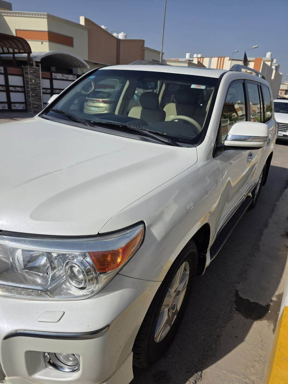 السلام عليكم ورحمة الله

لاندكروز موديل 2014  -6 - جديده جداً جداً

رقم بصرة مميز 

سيارة كفالة عامة  مكينه كير كفالة 
مغلفه ppf
ماعدة بارد واحد صغير فقط 

سيارة جاهزة تخم تاير حدادية مال جني 

الاستفسار ***********
مكاني بصرة البصرة, العراق
