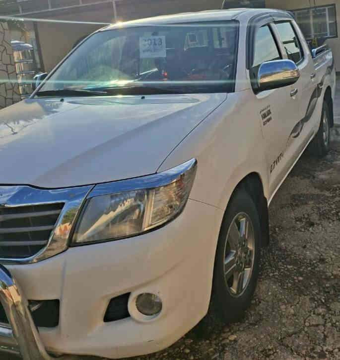 بيكم موديل 2013 شاصي 19 محرك بلادي ما مفتوح كير اوتو ماتيك ماشيه 165 سنوية جديده بسمي بيها صبغ الدوسه الجوه باب السكن مسافة 50 سانتيم  السعر 220 وبيها مجال قليل العنوان العلم البوهيازع للاستفسار الاتصال على الرقم ***********
