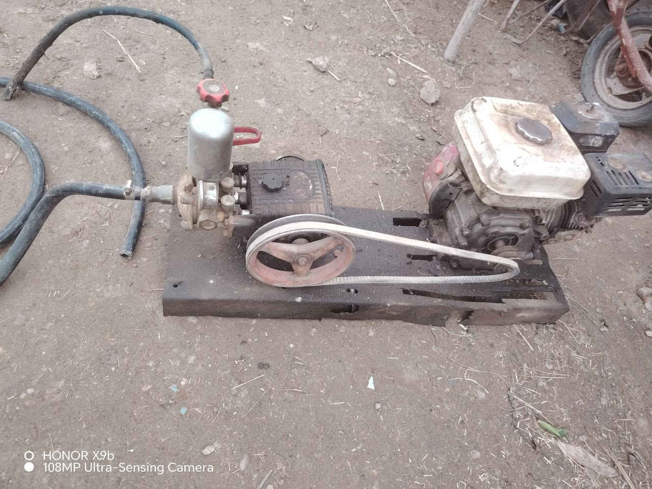 سلام عليكم مضخات غسل 
العدد ء2 كبيره وصغيره 
المكان بغداد 
***********
